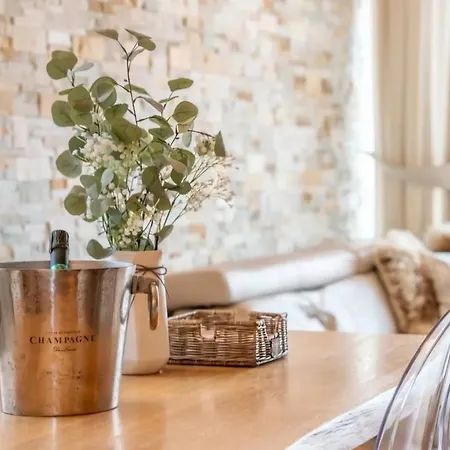 Rebeca 6 Beds * Доновалы