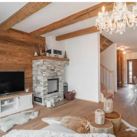 Rebeca 6 Beds Шале *